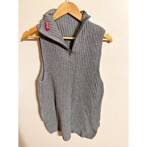 Women's 2XTREMZ Grey Zipped, sleeveless Vest-Knitting pattern, bottom side slit